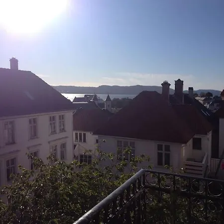 Apartment Stunning View Of The City Of Fjords